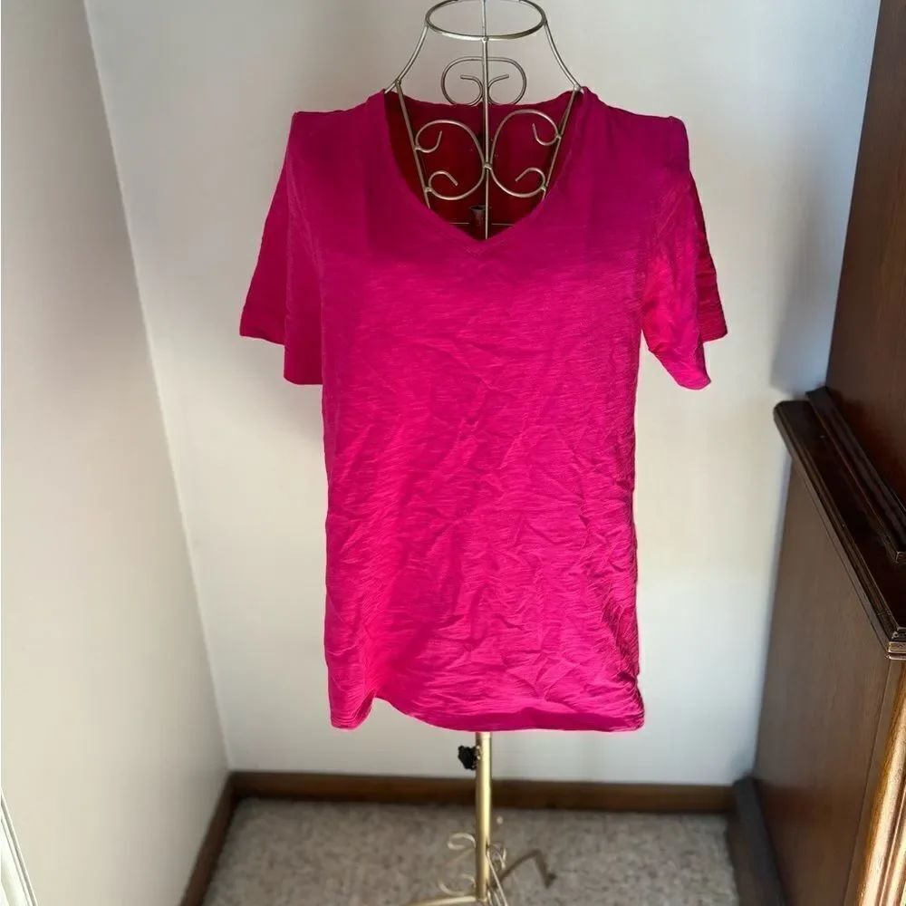 Chico's The Ultimate Tee V Neck Short Sleeve Top Size S Chico's 0 Magenta Pink